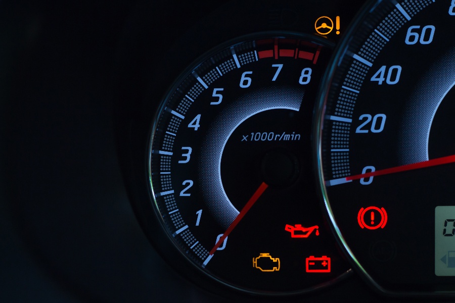 Signs in online car speedometer